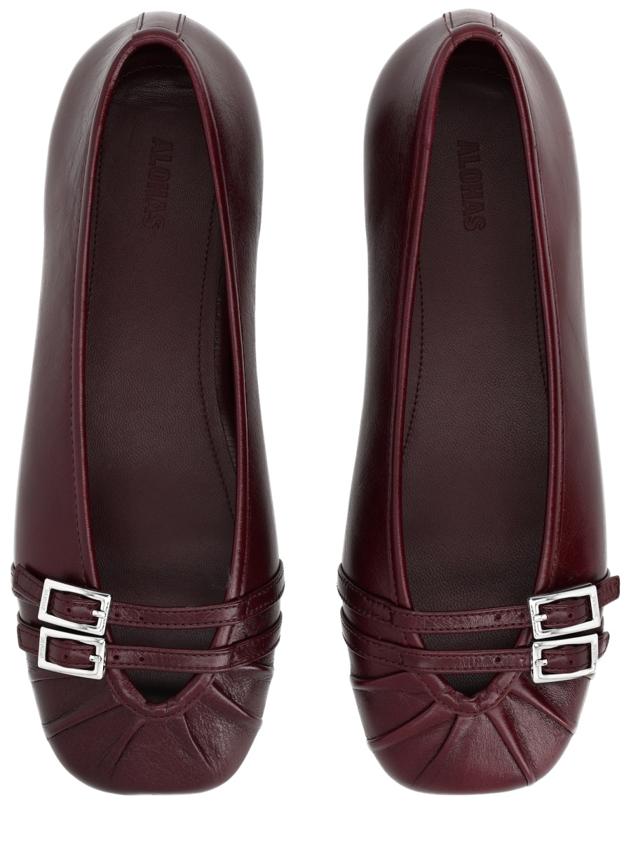 Alohas Goat Leather Pointed Buckles Flats Grijs