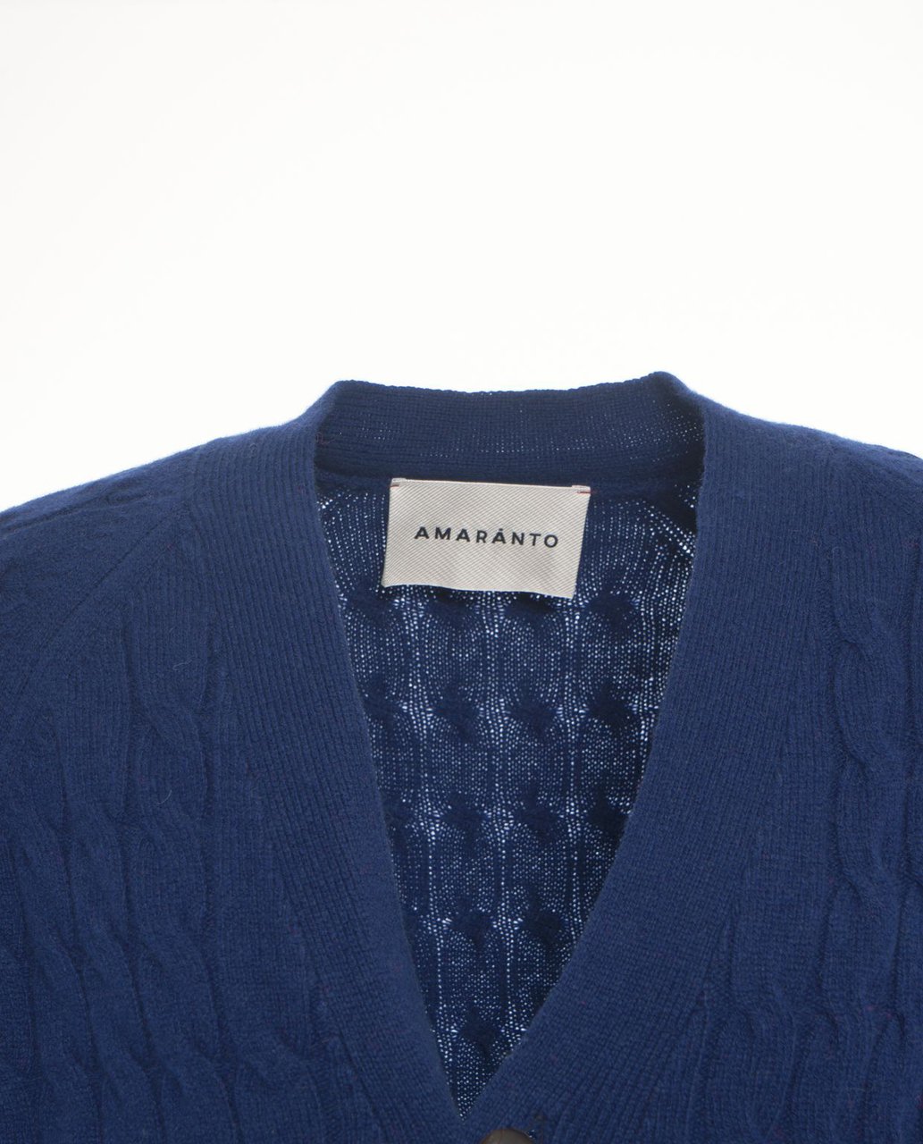 Amaranto Cardigan with cable knit pattern Blauw