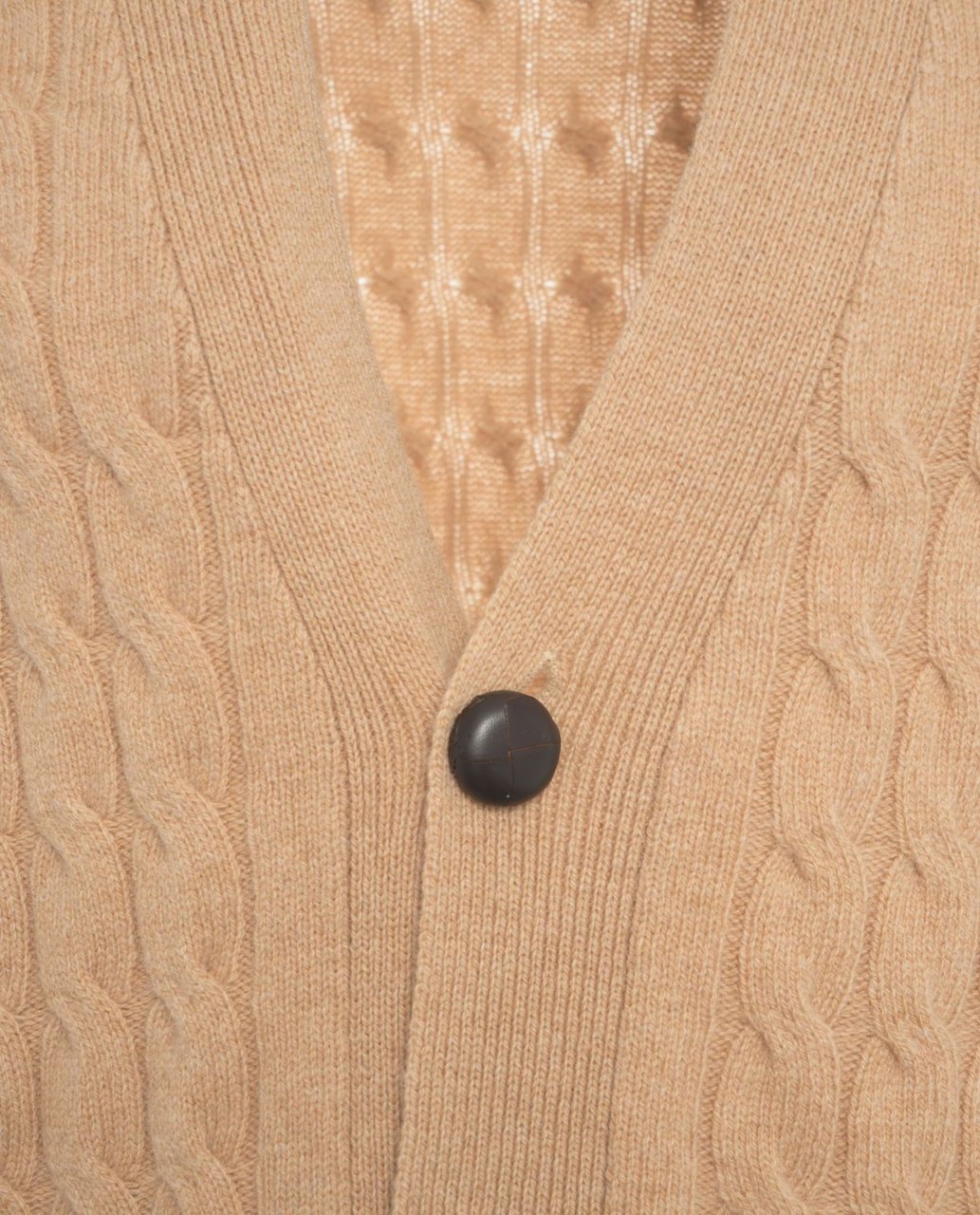 Amaranto Cardigan with cable knit pattern Beige