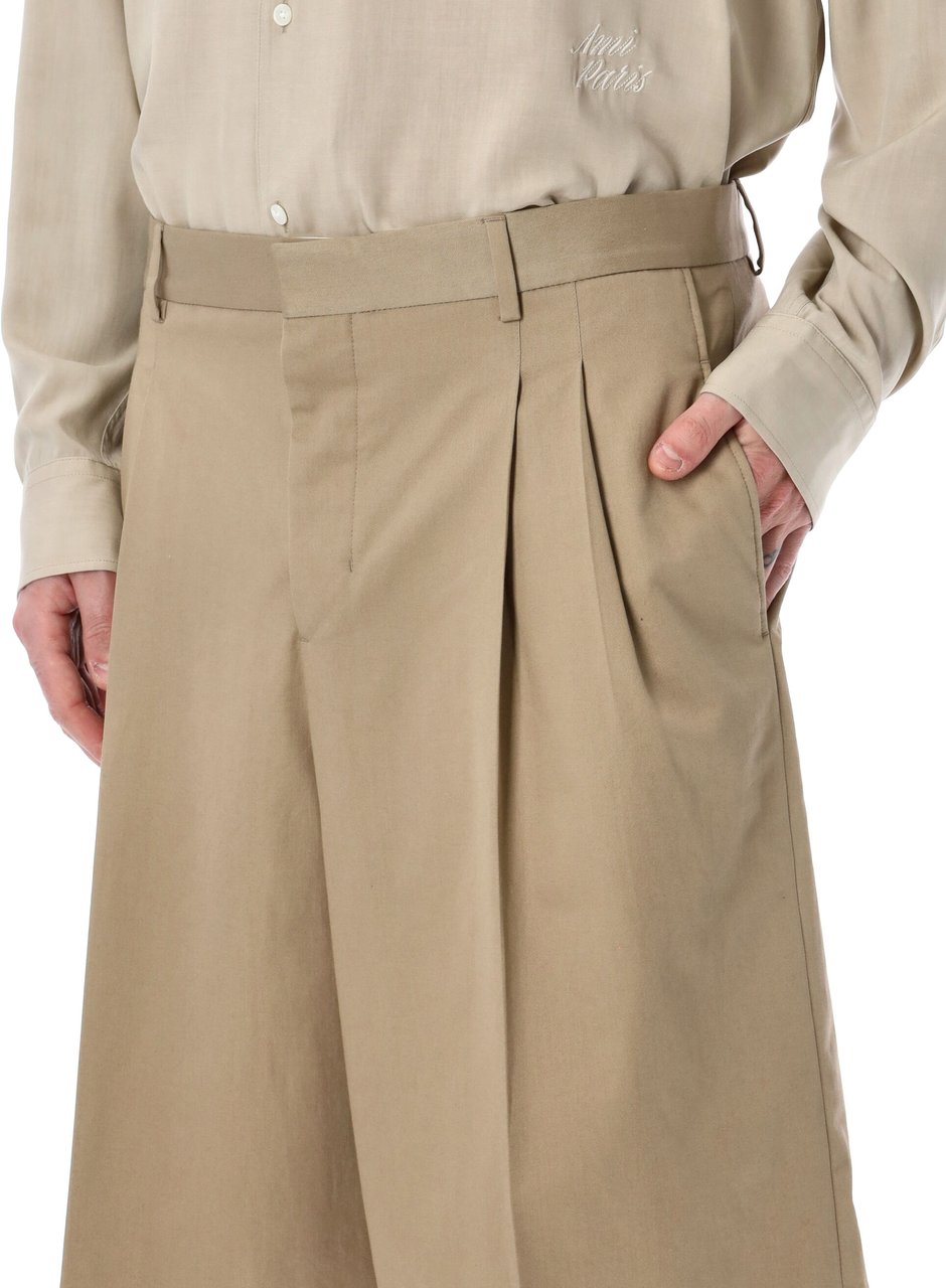 AMI Paris Double Pinces Short Beige Beige