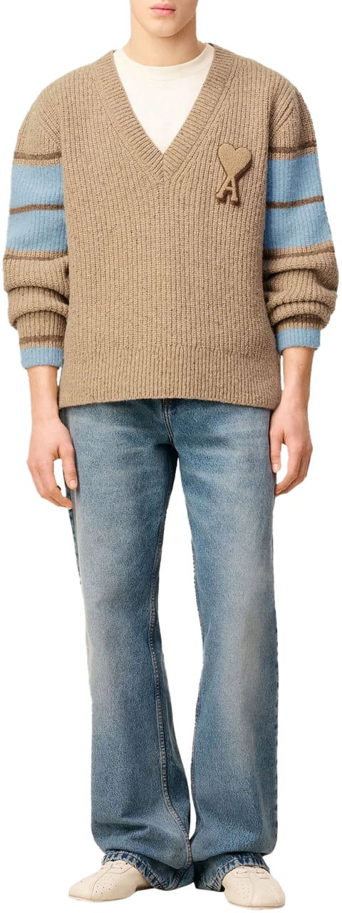 AMI Paris AMI DE COEUR PATCH COLLEGE V-NECK BEIGE Beige