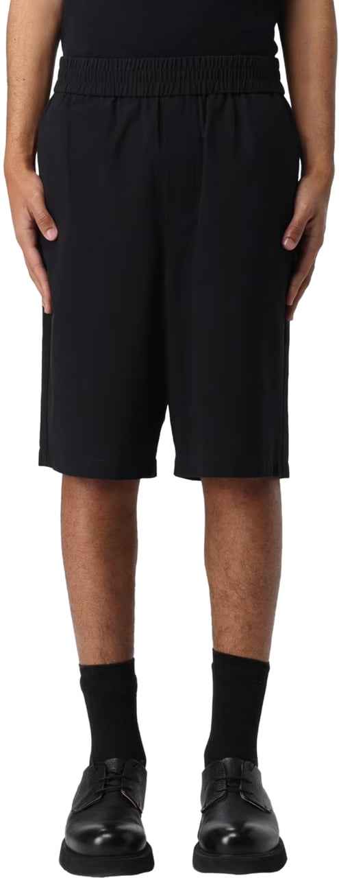 AMI Paris Cotton Crepe De Coeur Logo Plaque Bermuda Zwart