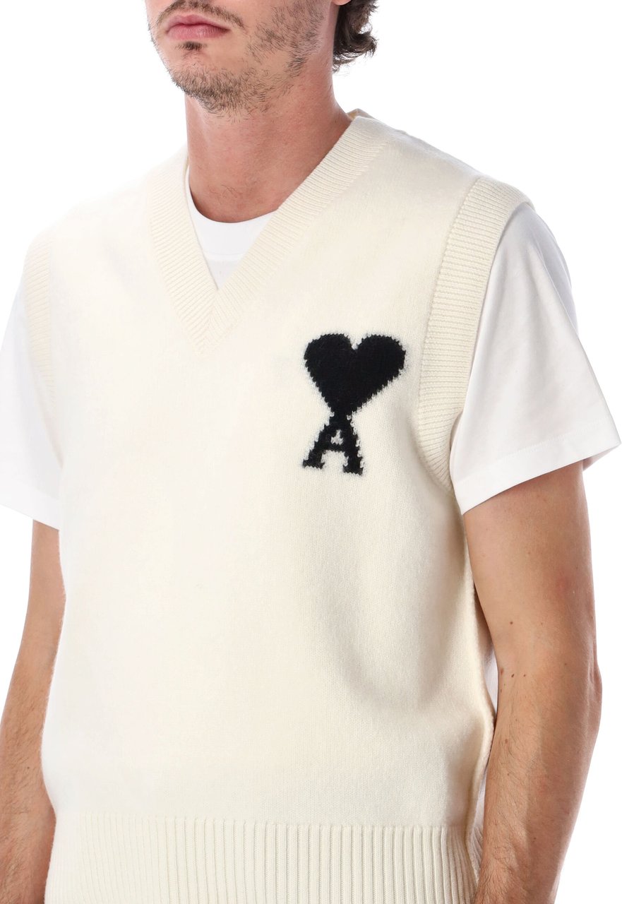 AMI Paris Sleeveless Sweater Adc Beige Wit