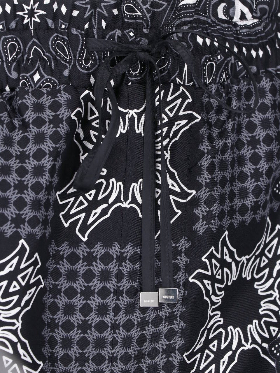 Amiri Black and White Paisley Print Shorts Zwart