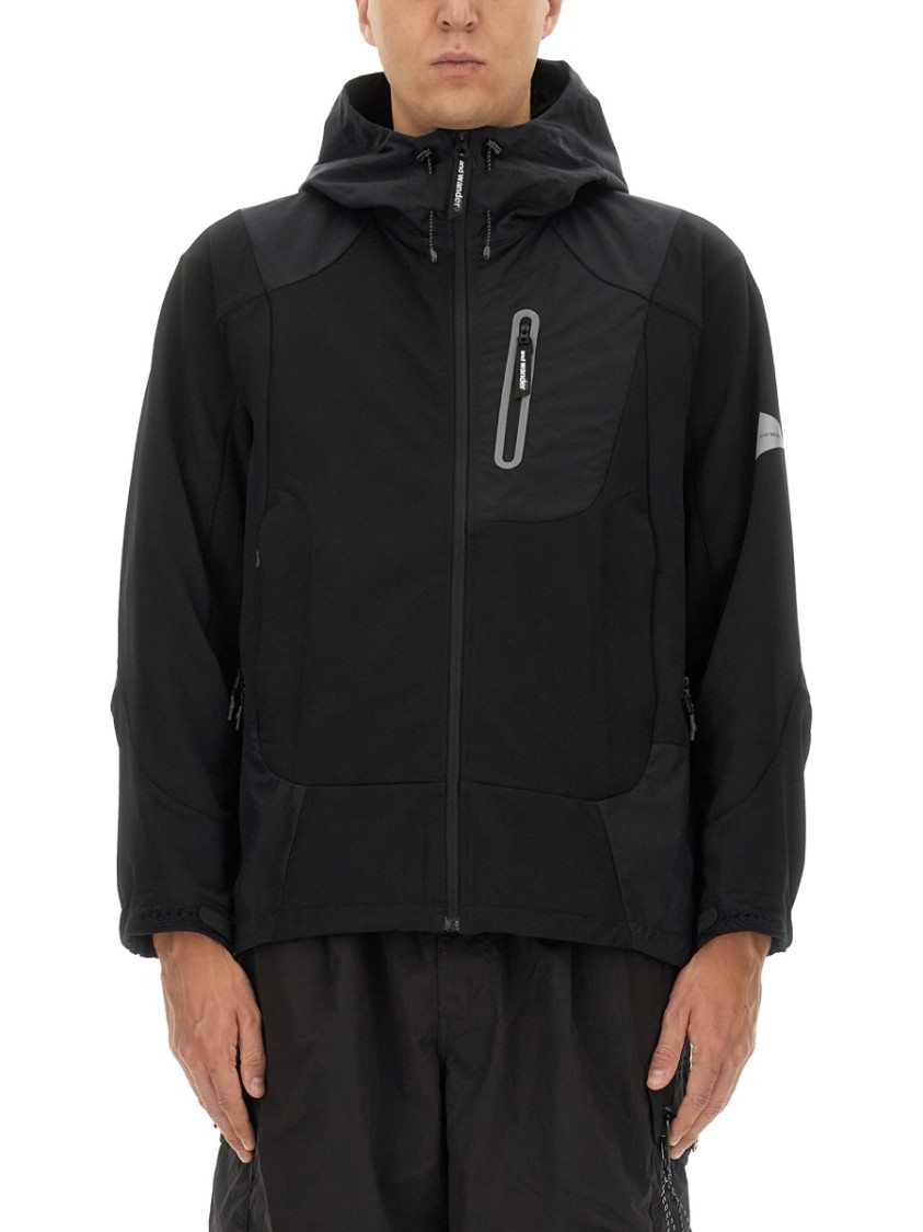 and wander Hooded Jacket With Adjustable Features Zwart