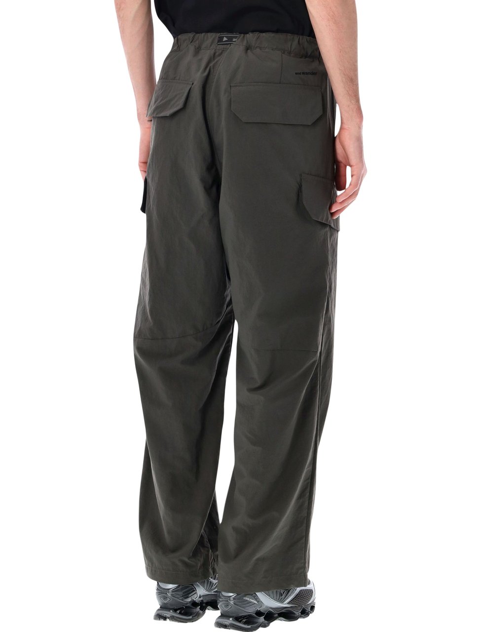 and wander Technical Fabric Cargo Pants Zwart