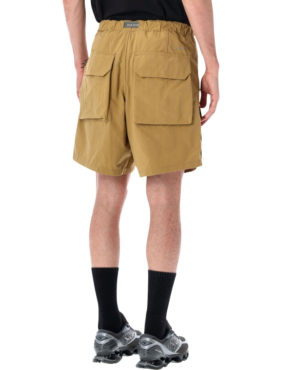 and wander Technical Fabric Cargo Shorts Neutraal