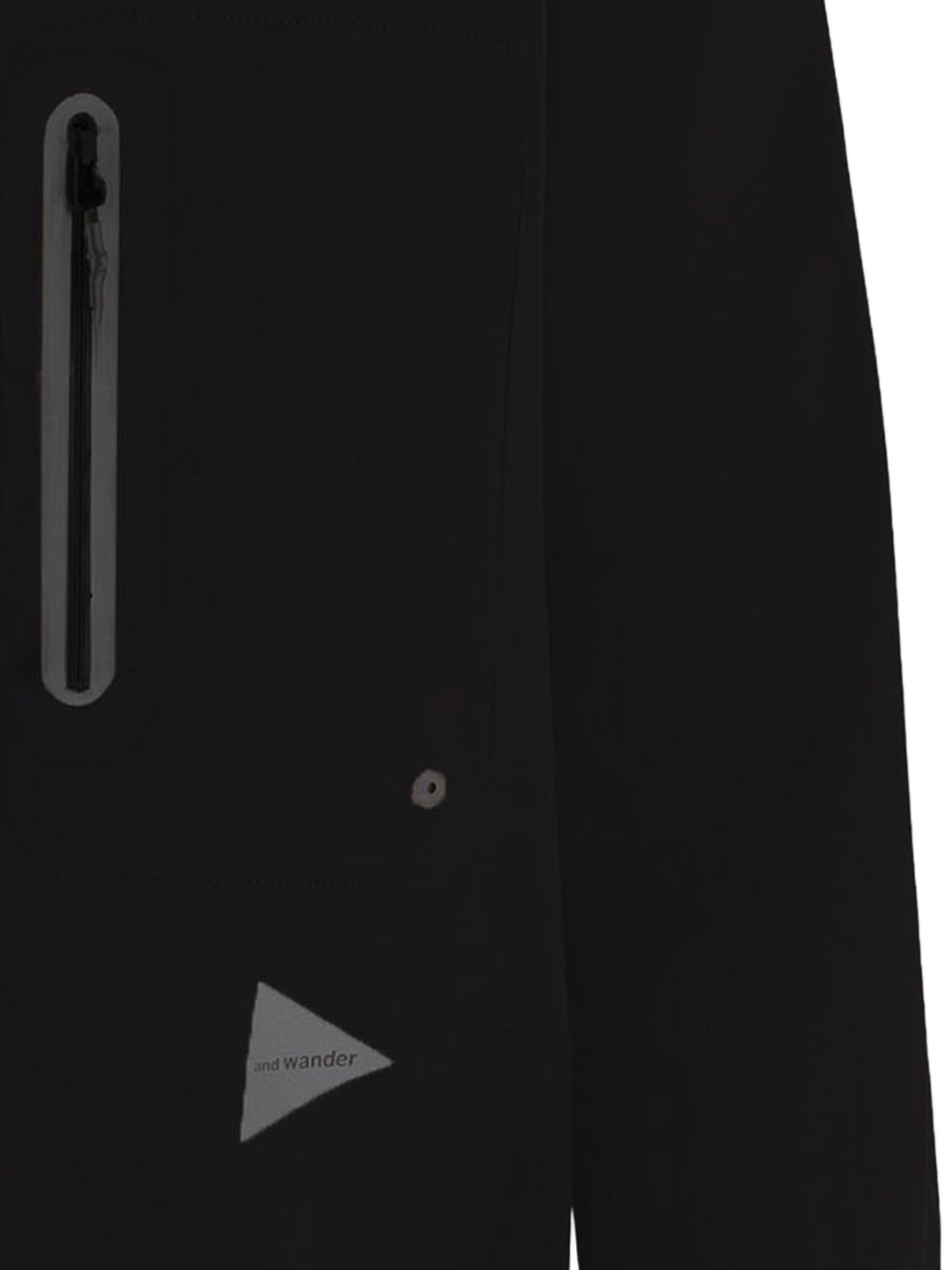 and wander Technical Nylon Shirt with Distinct Back Panel Zwart