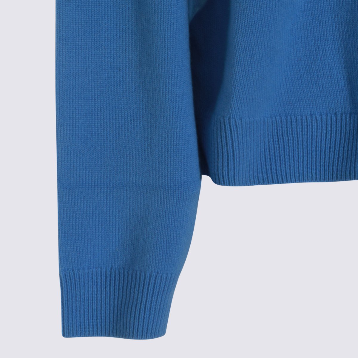 Anine Bing Relaxed Fit Deep V-Neck Sweater With Ribbed Cuffs Blauw