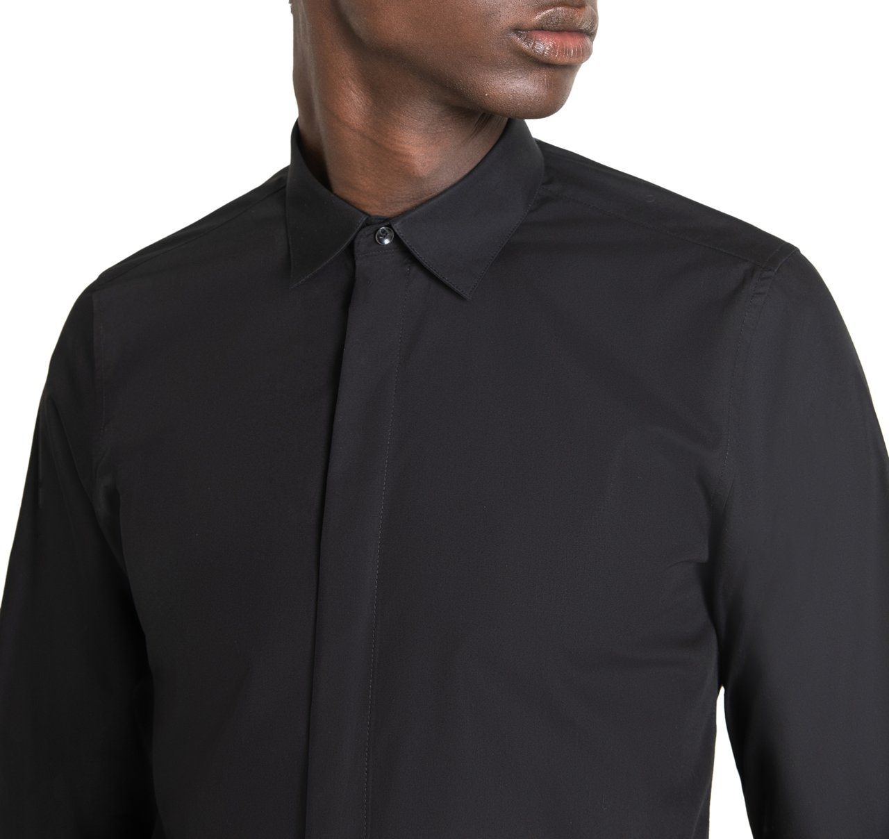 Antony Morato "LONDON" SLIM-FIT SHIRT WITH CONCEALED BUTTONS Zwart