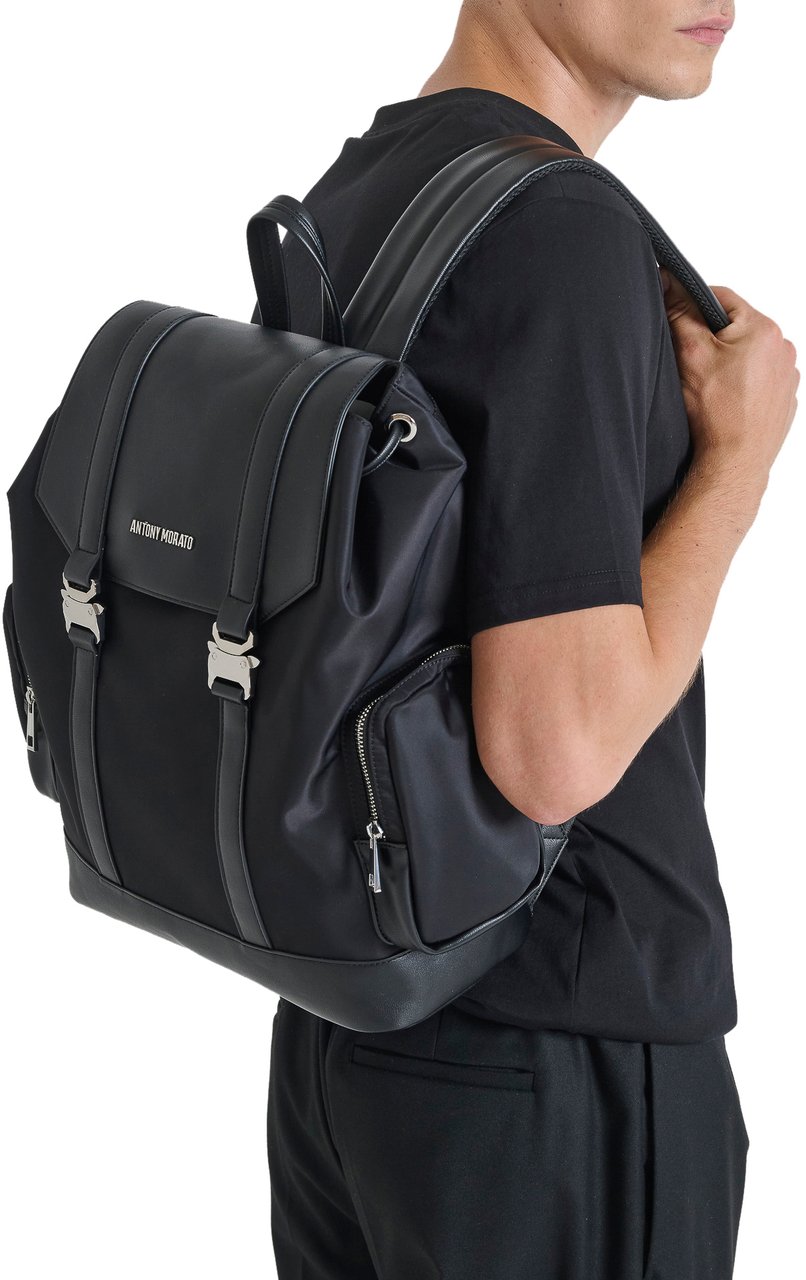 Antony Morato BACKPACK.ZIP POCKETS ON SIDE.LOGO RIVET.SMART SLEEVE ON BACK Zwart