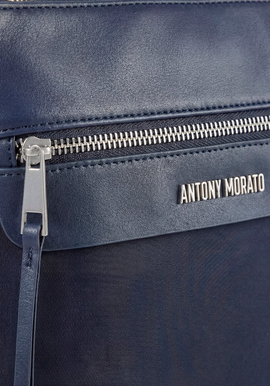 Antony Morato POUCH IN NYLON FABRIC AND FAUX LEATHER.METAL ZIP POCKET.LOGO RIVET.DETACHABLE HANDLE Blauw