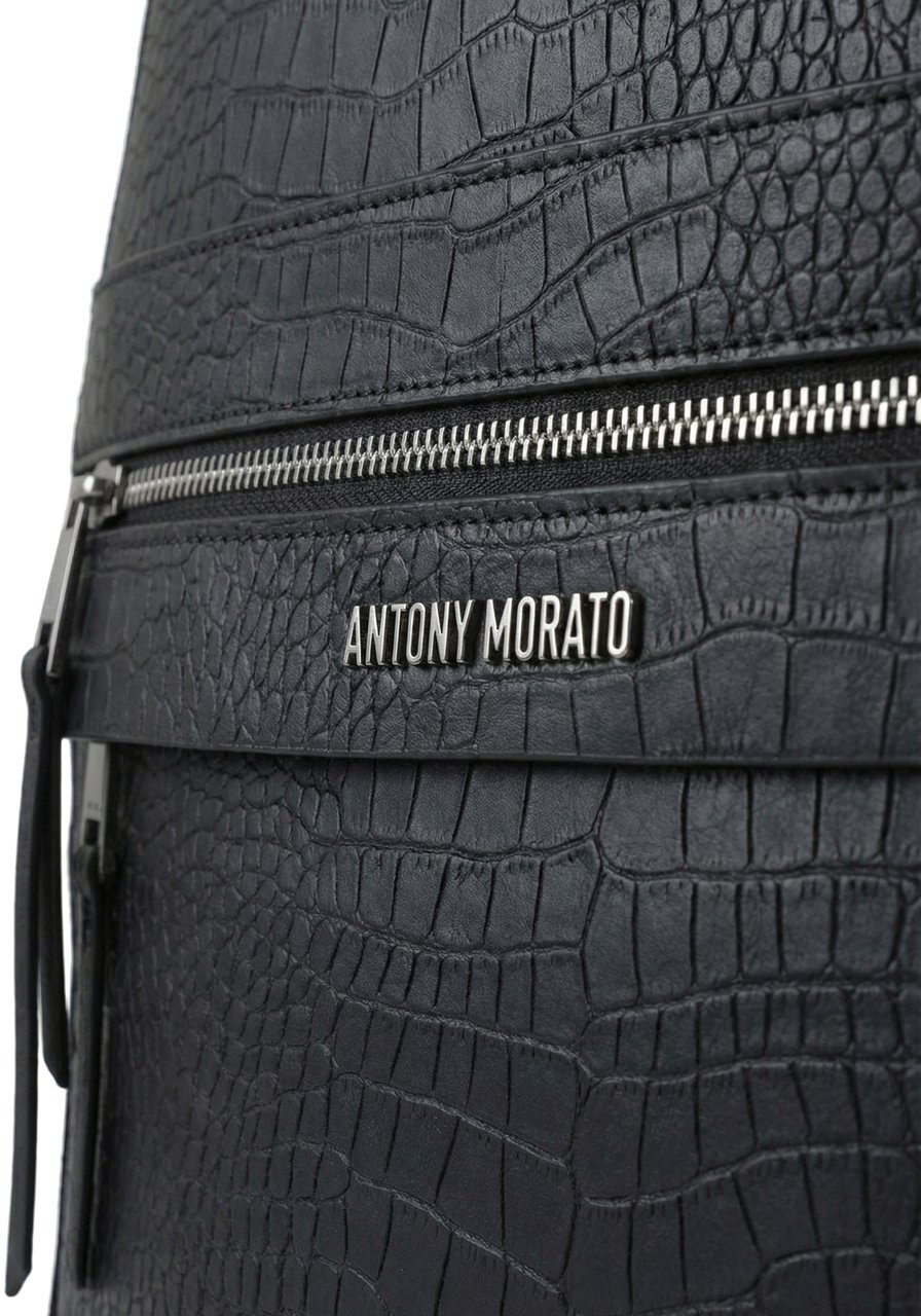 Antony Morato BACKPACK IN FAUX LEATHER CROCODILE PRINT.METAL ZIP POCKETS.LOGO RIVET.SMART SLEEVE ON BACK Zwart