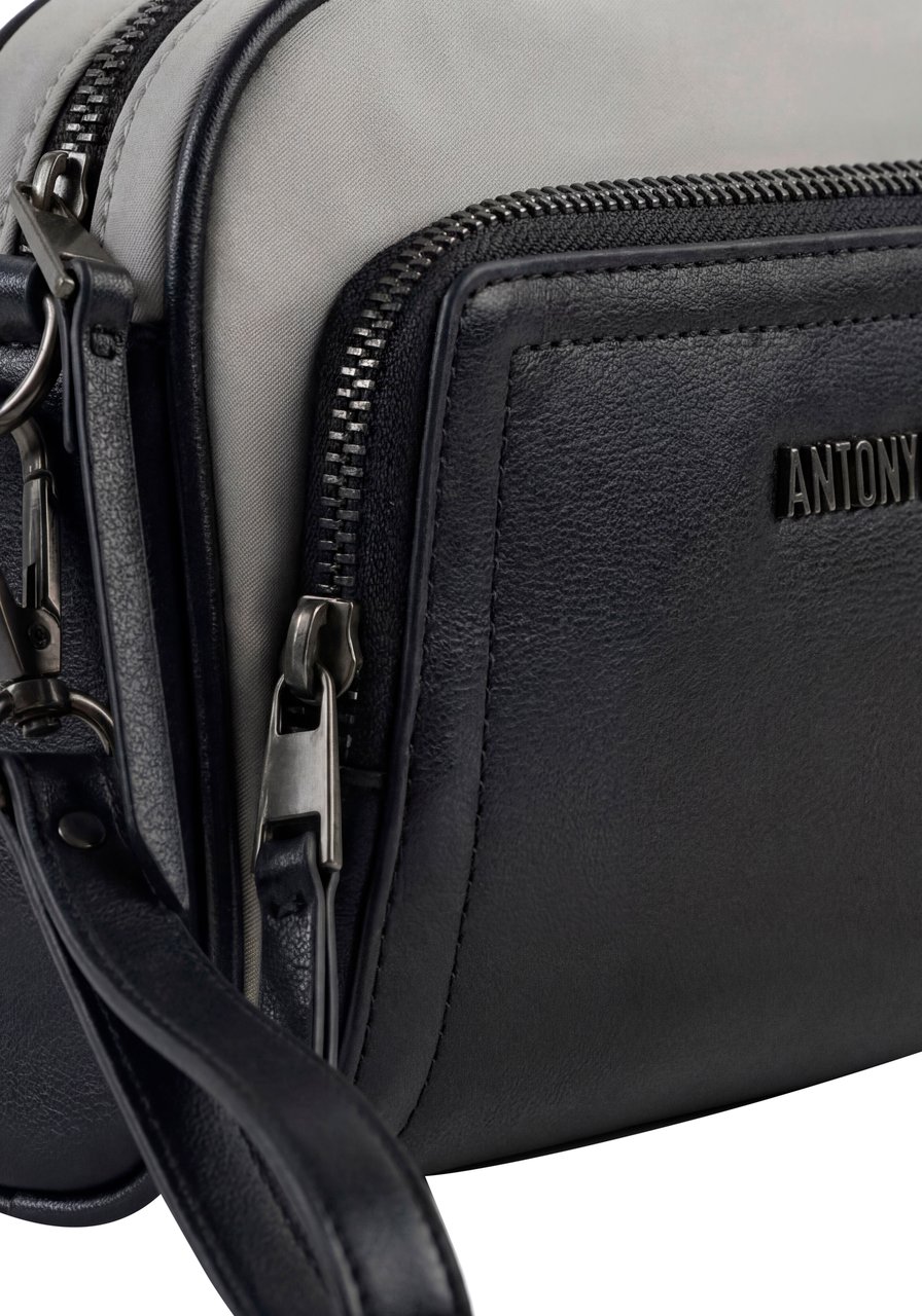 Antony Morato POUCH . ZIP PATCH POCKET.LOGO RIVET.DETACHABLE HANDLE Wit