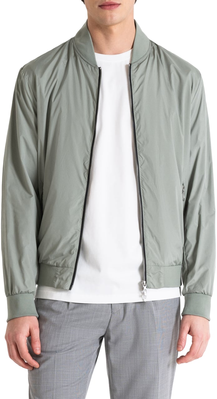 Antony Morato REGULAR FIT SHOULDER PIECE IN RIB STOP TECHNICAL FABRIC WITH LOGO PLAQUE Groen