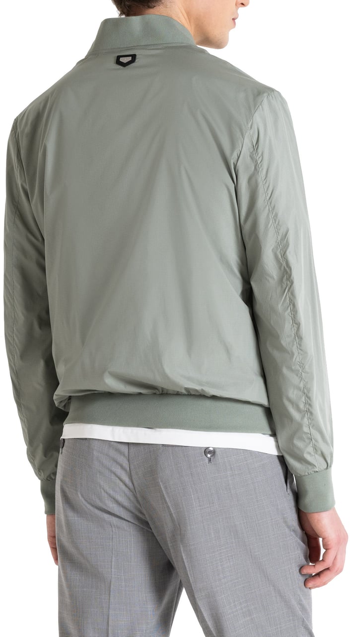 Antony Morato REGULAR FIT SHOULDER PIECE IN RIB STOP TECHNICAL FABRIC WITH LOGO PLAQUE Groen