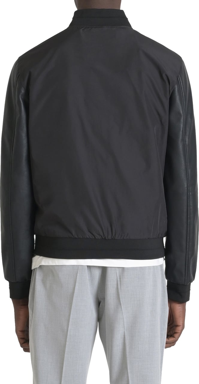 Antony Morato COAT REGULAR FIT IN TECHNO FABRIC WITH SLEEVES IN FAUX LEATHER AND METAL LOGO ON RUBBER PATCH Zwart