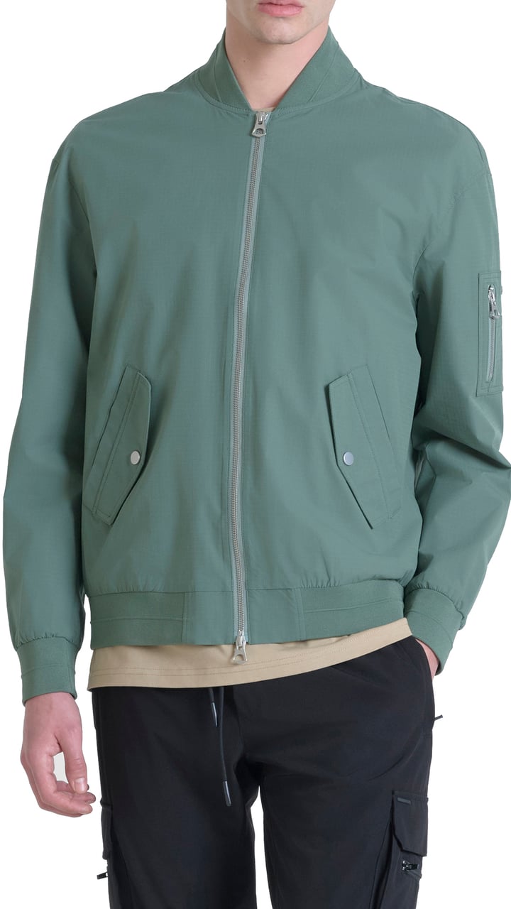 Antony Morato COAT REGULAR FIT IN RECYCLED POLYESTER RIB STOP WEAVE FABRIC WITH METAL LOGO Groen