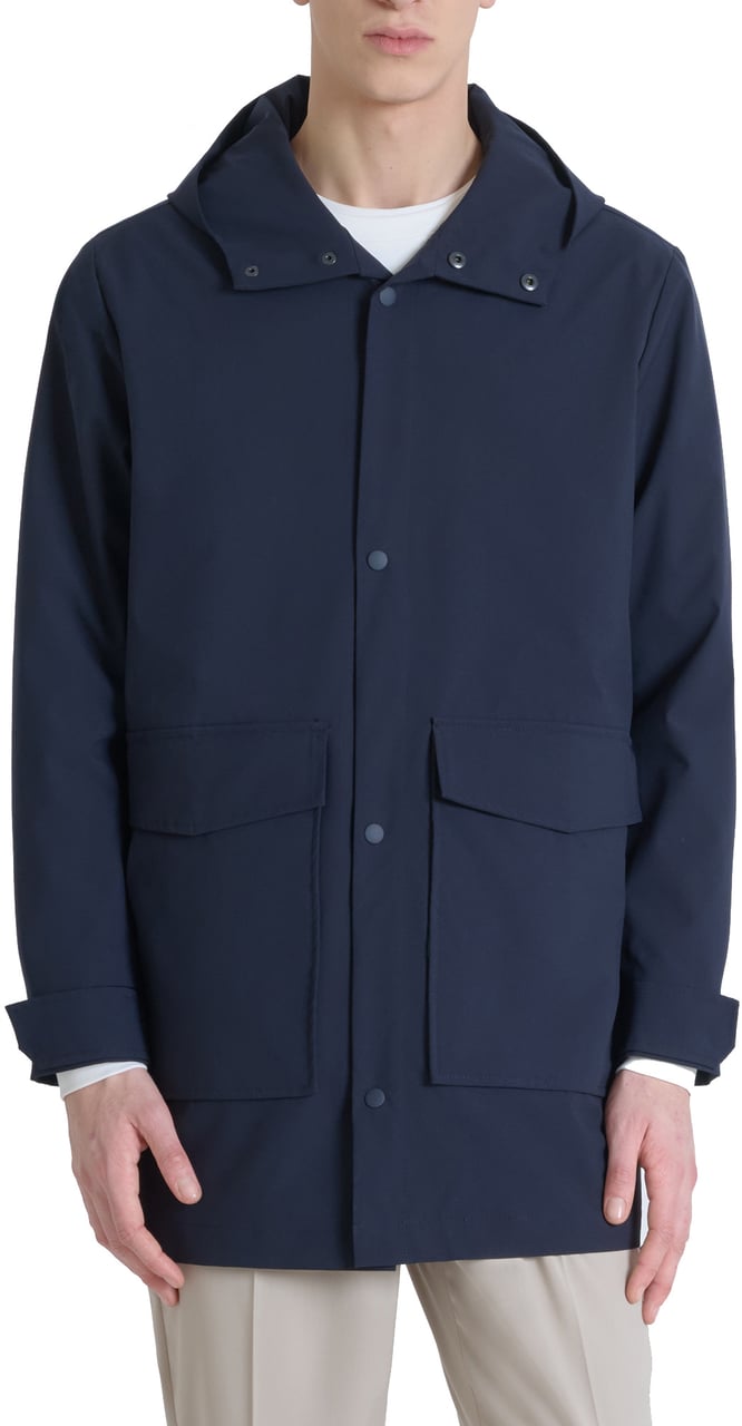 Antony Morato COAT RELAXED FIT COMPOUND TECHNO FABRIC WITH METAL LOGO ON RUBBER FLAG Blauw