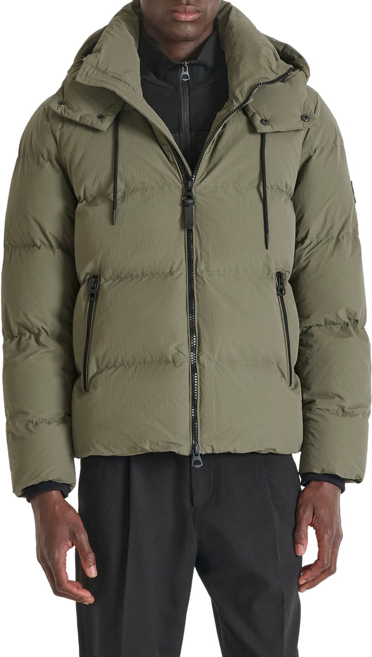 Antony Morato COAT RELAXED FIT IN  CRINKLE NYLON FABRIC WITH ECOPADDING AND LOGO ON RUBBER PATCH Groen
