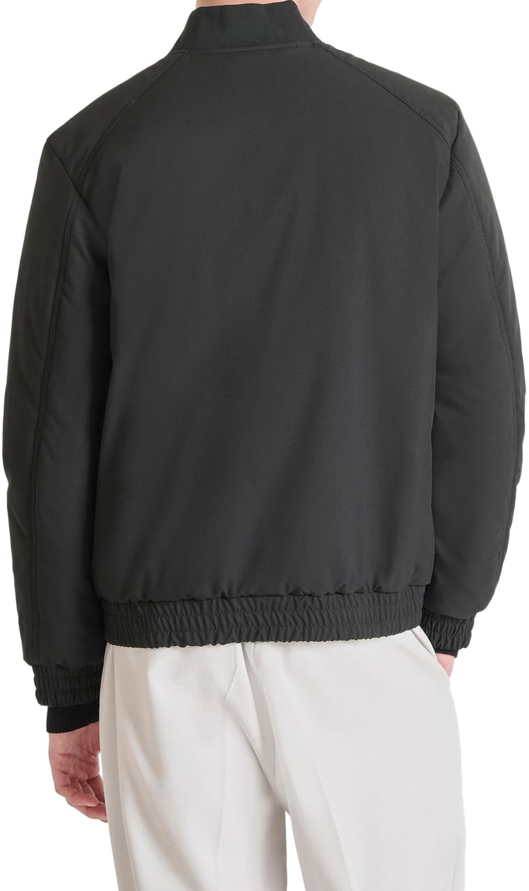 Antony Morato COAT REGULAR FIT IN WATER PROOF DOBBY TECHNO FABRIC WITH LOGOED BADGE ON RUBBER PATCH Zwart