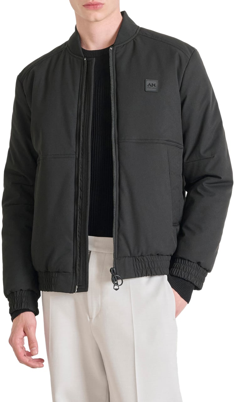 Antony Morato COAT REGULAR FIT IN WATER PROOF DOBBY TECHNO FABRIC WITH LOGOED BADGE ON RUBBER PATCH Zwart