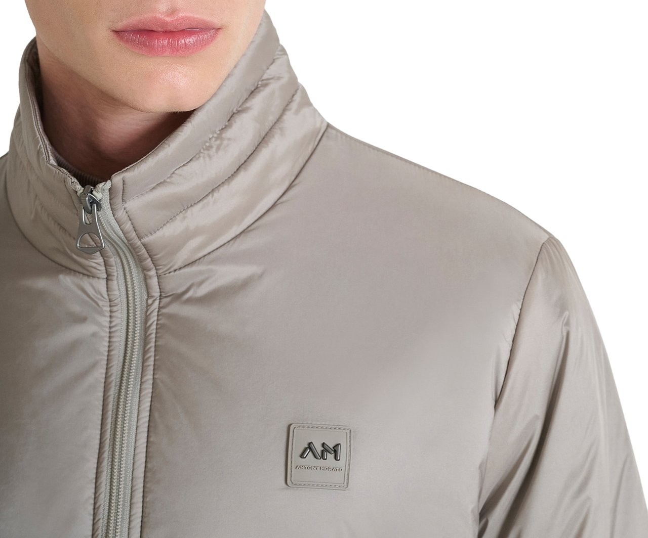 Antony Morato COAT REGULAR FIT IN NYLON SHIOZE FABRIC WITH ECOPADDING AND LOGOED BADGE ON RUBBER PATCH Grijs