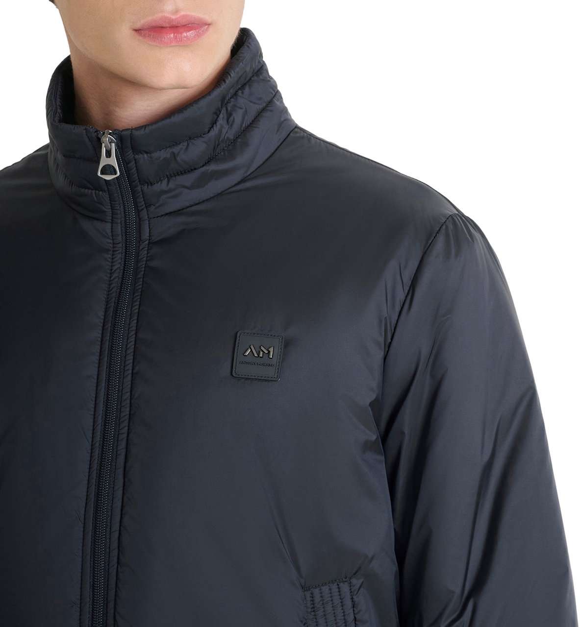 Antony Morato COAT REGULAR FIT IN NYLON SHIOZE FABRIC WITH ECOPADDING AND LOGOED BADGE ON RUBBER PATCH Blauw