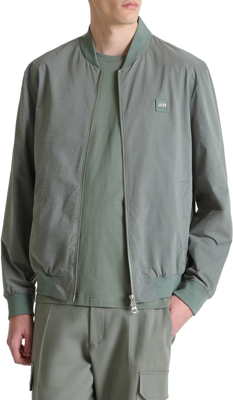 Antony Morato BOMBER REGULAR FIT IN  NYLON FABRIC WITH LOGO RUBBER PATCH WITH ZIP TWO WAY RIB ON BOTTOM AND CUFF Groen