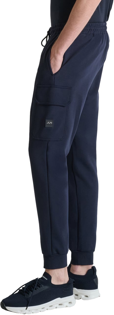 Antony Morato FLEECE TROUSERS REGULAR FIT IN INTERLOCK WITH RUBBER METAL PATCH ON POCKET Blauw