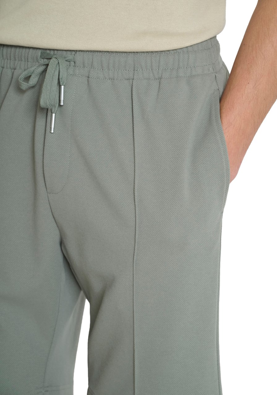 Antony Morato FLEECE SHORTS CODY REGULAR FIT WITH LOGOED  BADGE Groen