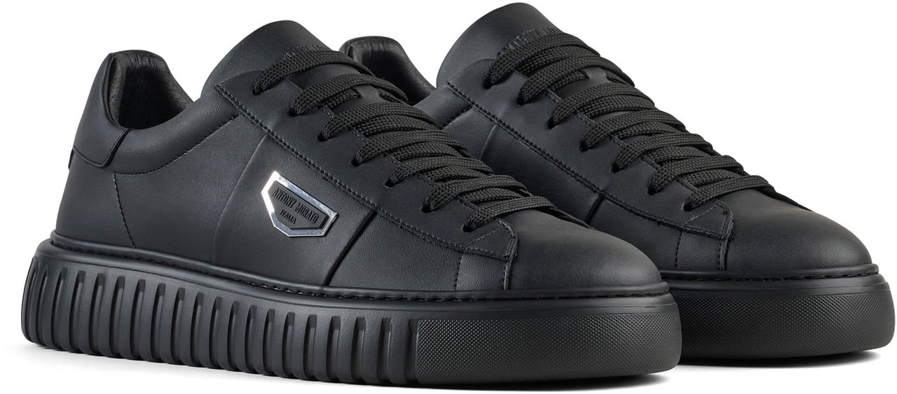Antony Morato SNEAKER METAL HOLT IN COATED LEATHER.3D LOGO METAL PLATE.INJECTION LIGHT EVA SOLE Zwart
