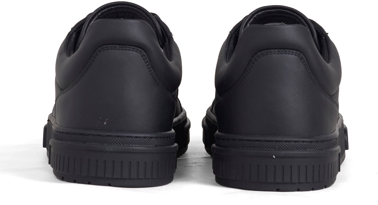 Antony Morato SNEAKER METAL HOLER IN COATED LEATHER.3D LOGO ON METAL PLATE.TEXTURED AND RUFFLE RELIEF SOLE Zwart