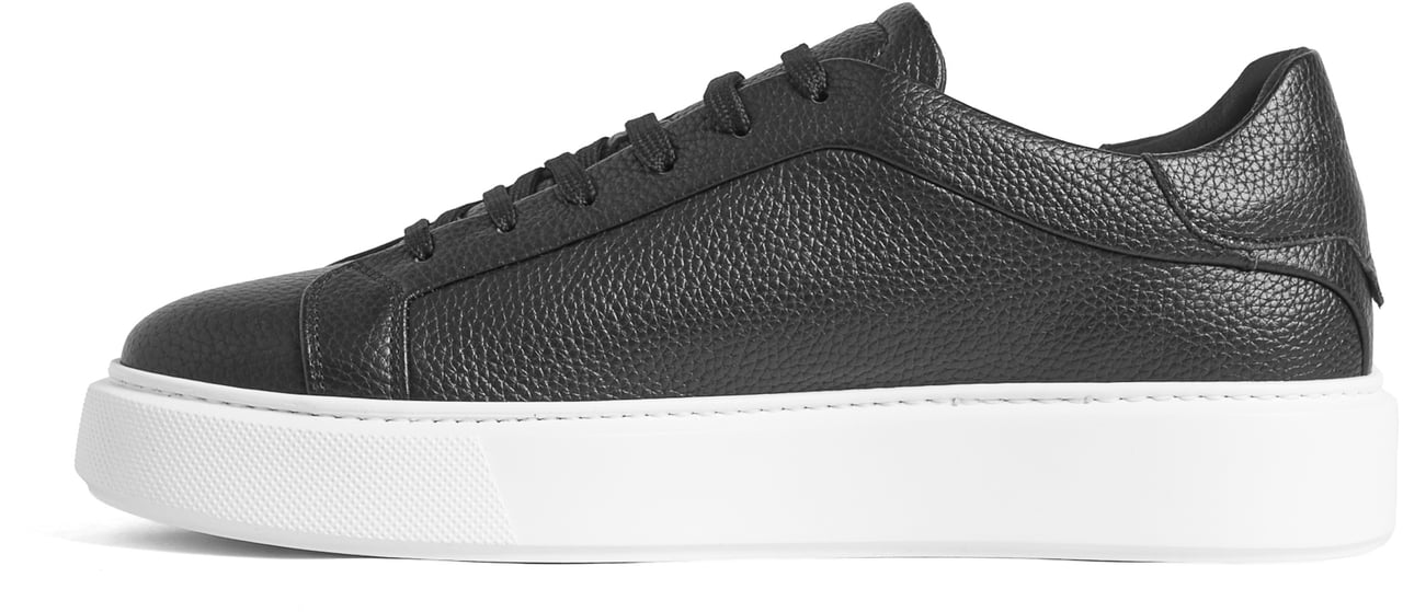 Antony Morato SNEAKER ARTEM IN TUMBLED COATED LEATHER.UNSEWN DETAILS ON UPPER.3D LOGO METAL PLATE.LIGHT EVA SOLE Zwart