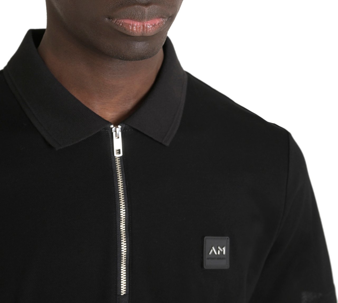 Antony Morato POLO REGULAR FIT IN MERCERIZED PIQUET COTTON FABRIC WITH METAL BADGE ON RUBBER PATCH Zwart