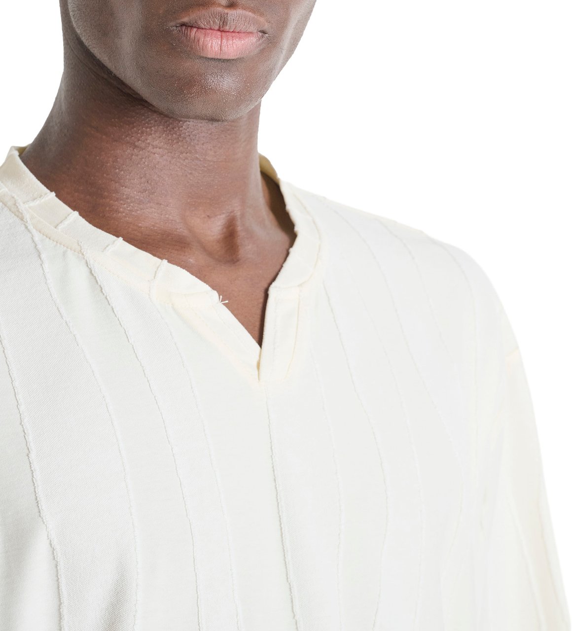 Antony Morato TSHIRT RELAXED FIT KOREAN COLLAR IN CORROSED JAQUARD FABRIC WITH METAL PLATE ON BACK COLLAR Divers