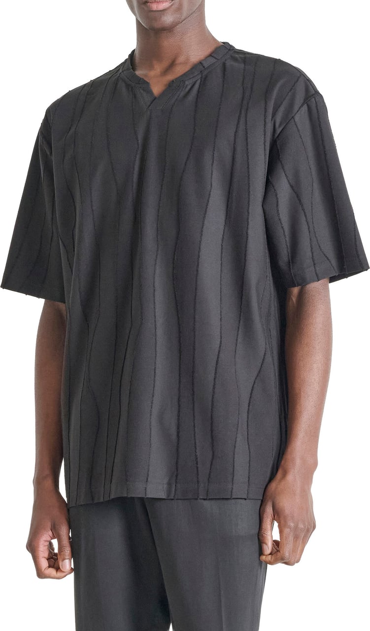 Antony Morato TSHIRT RELAXED FIT KOREAN COLLAR IN CORROSED JAQUARD FABRIC WITH METAL PLATE ON BACK COLLAR Zwart