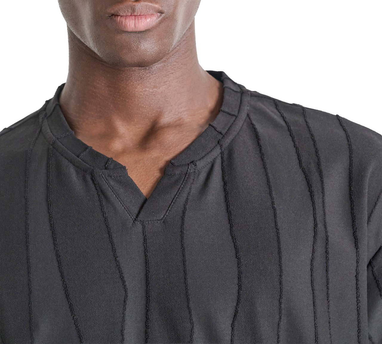 Antony Morato TSHIRT RELAXED FIT KOREAN COLLAR IN CORROSED JAQUARD FABRIC WITH METAL PLATE ON BACK COLLAR Zwart