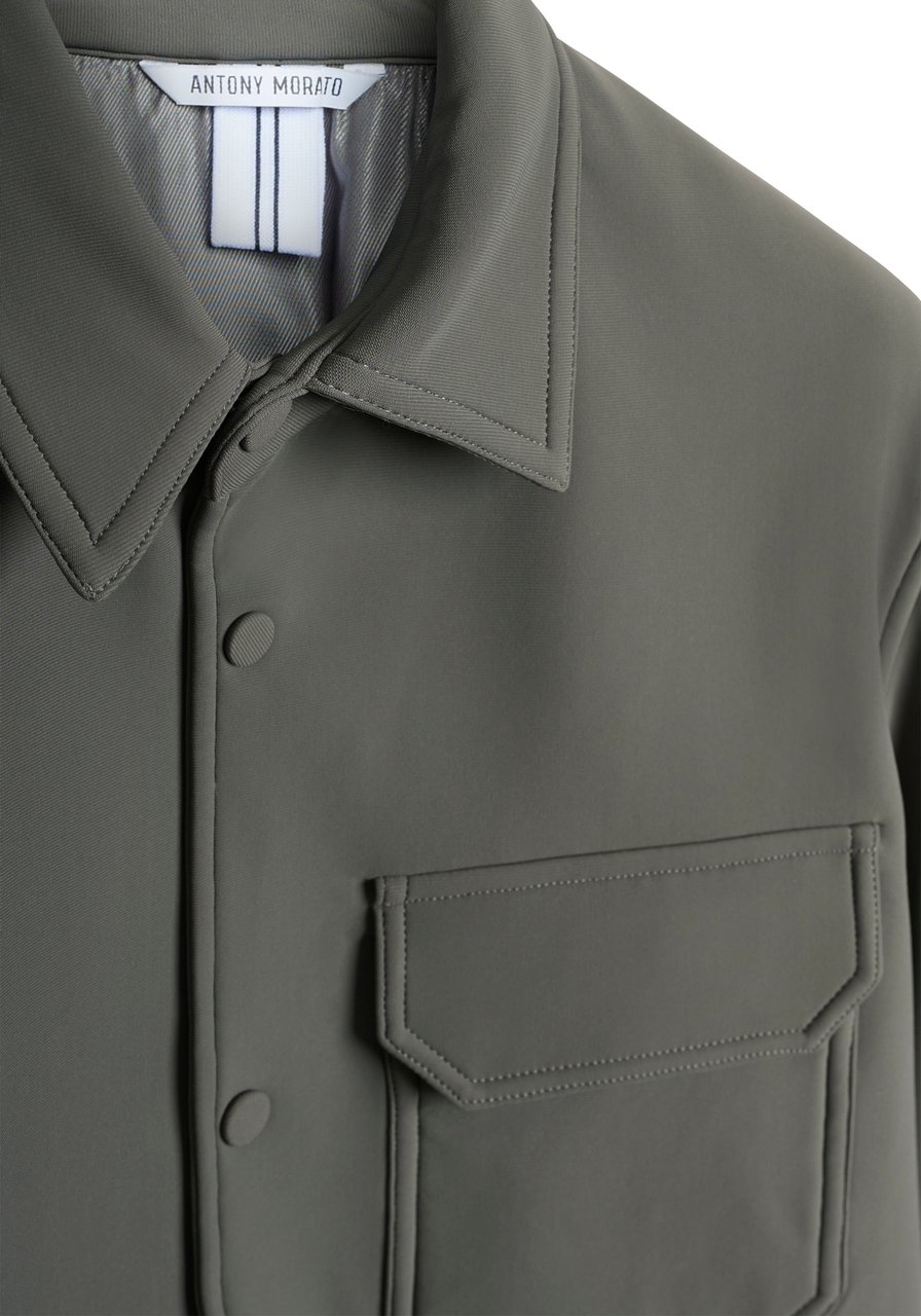 Antony Morato SHIRT REGULAR FIT IN BI-STRETCH FABRIC TECHNO HANDFEEL WITH LOGOED METAL BADGE Groen