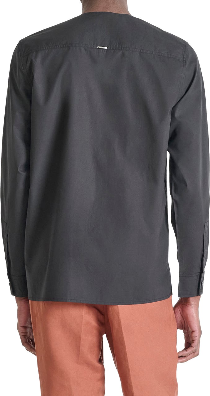 Antony Morato SHIRT OTTAWA REGULAR FIT IN POPELINE LYOCELL WITH LOGOED BADGE Zwart
