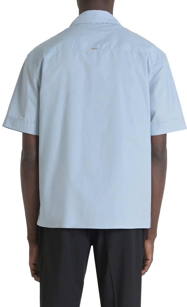 Antony Morato SHIRT GRANADA RELAXED FIT IN POPELINE LYOCELL COTTON BLEND FABRIC WITH LOGOED METAL BADGE Blauw