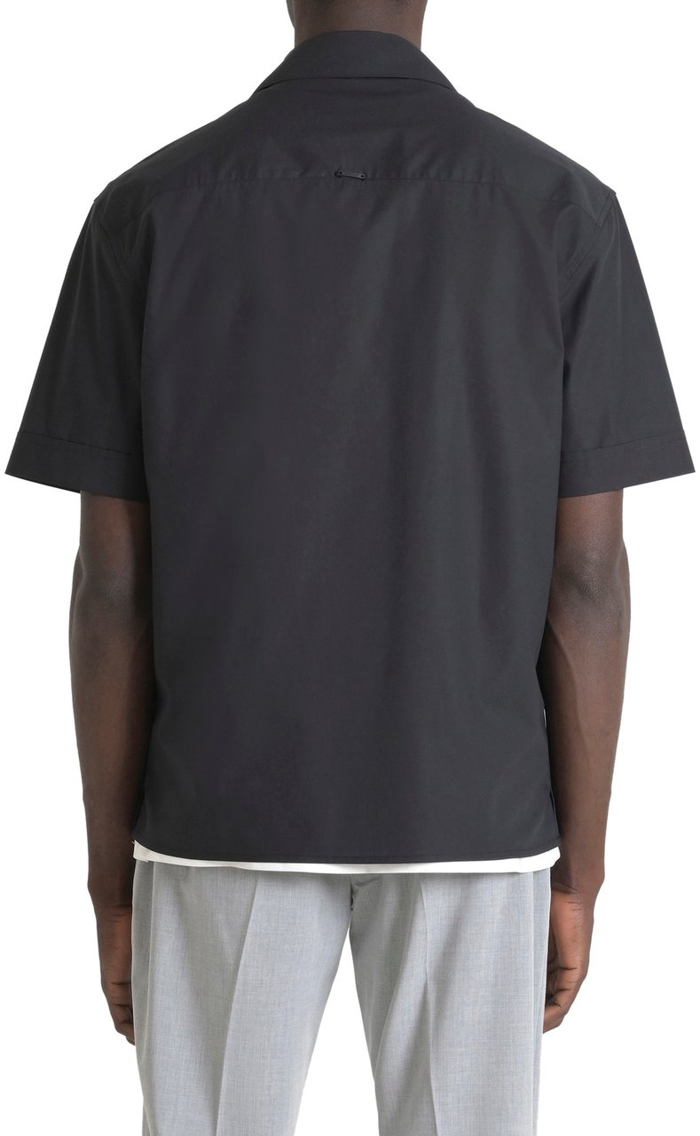 Antony Morato SHIRT GRANADA RELAXED FIT IN POPELINE LYOCELL COTTON BLEND FABRIC WITH LOGOED METAL BADGE Zwart