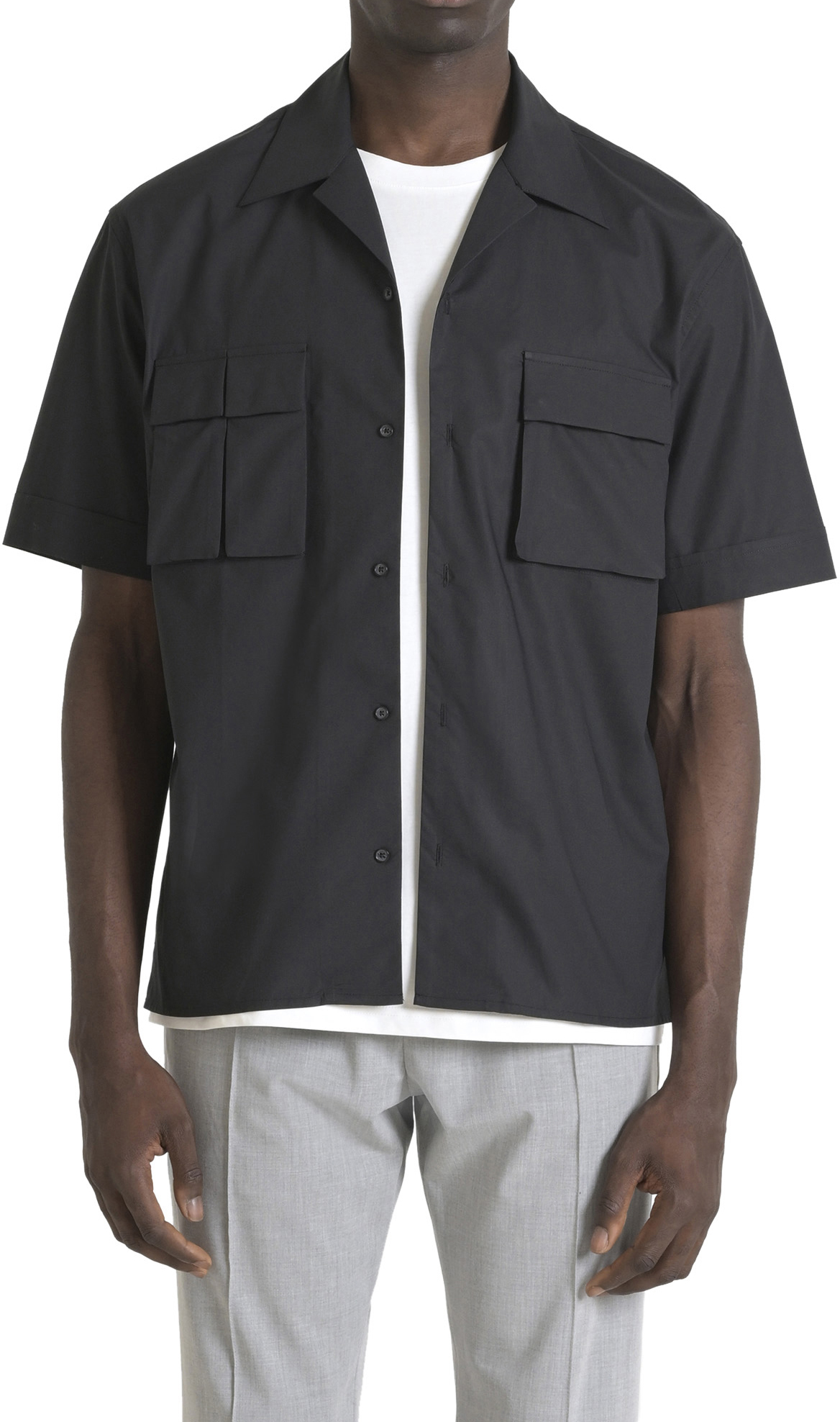 Antony Morato SHIRT GRANADA RELAXED FIT IN POPELINE LYOCELL COTTON BLEND FABRIC WITH LOGOED METAL BADGE Zwart