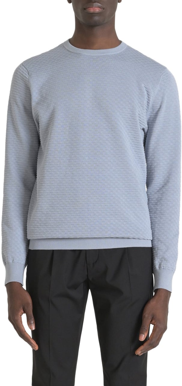 Antony Morato SWEATER REGULAR FIT IN COMBED COTTON FINE YARN JACQUARD 3D KNITSTITCH WITH LOGOED METAL BADGE Blauw