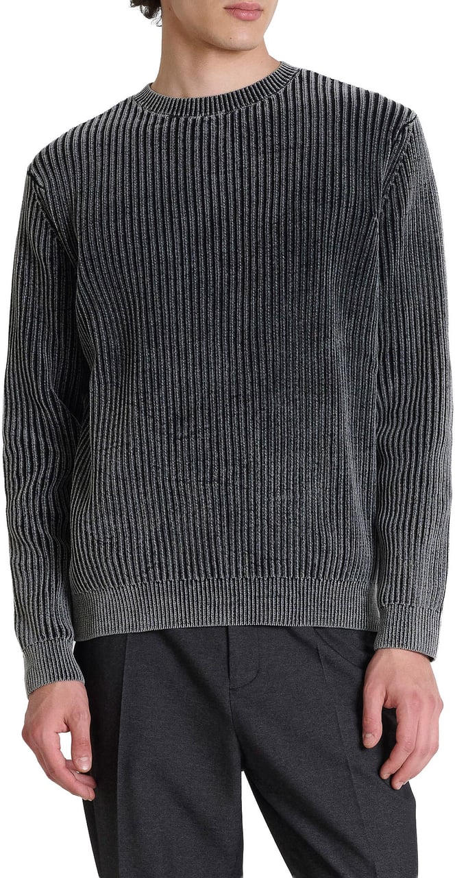 Antony Morato SWEATER ROUND COLLAR LONG SLEEVES REGULAR FIT IN COTTON CHENILLE ACID WASH Zwart