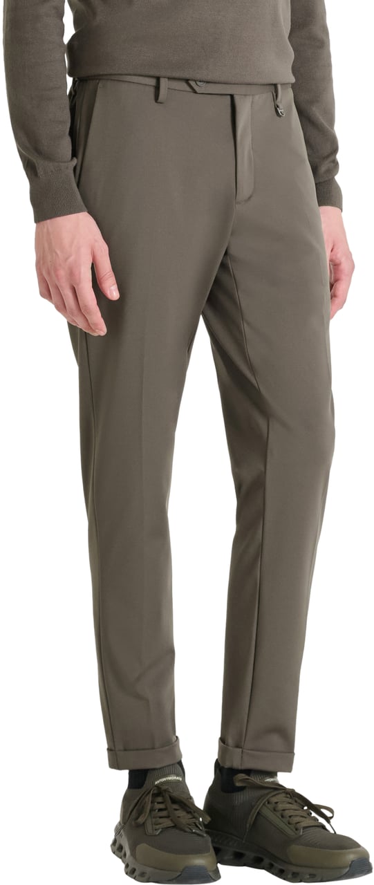 Antony Morato TROUSERS RAD SLIM ANKLE LENGHT FIT IN BI-STRETCH FABRIC TECHNO HANDFEEL Groen