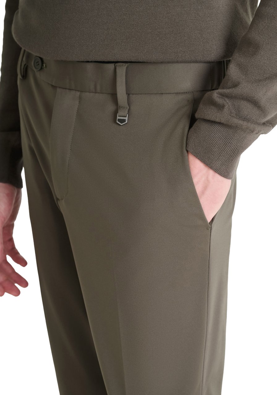 Antony Morato TROUSERS RAD SLIM ANKLE LENGHT FIT IN BI-STRETCH FABRIC TECHNO HANDFEEL Groen