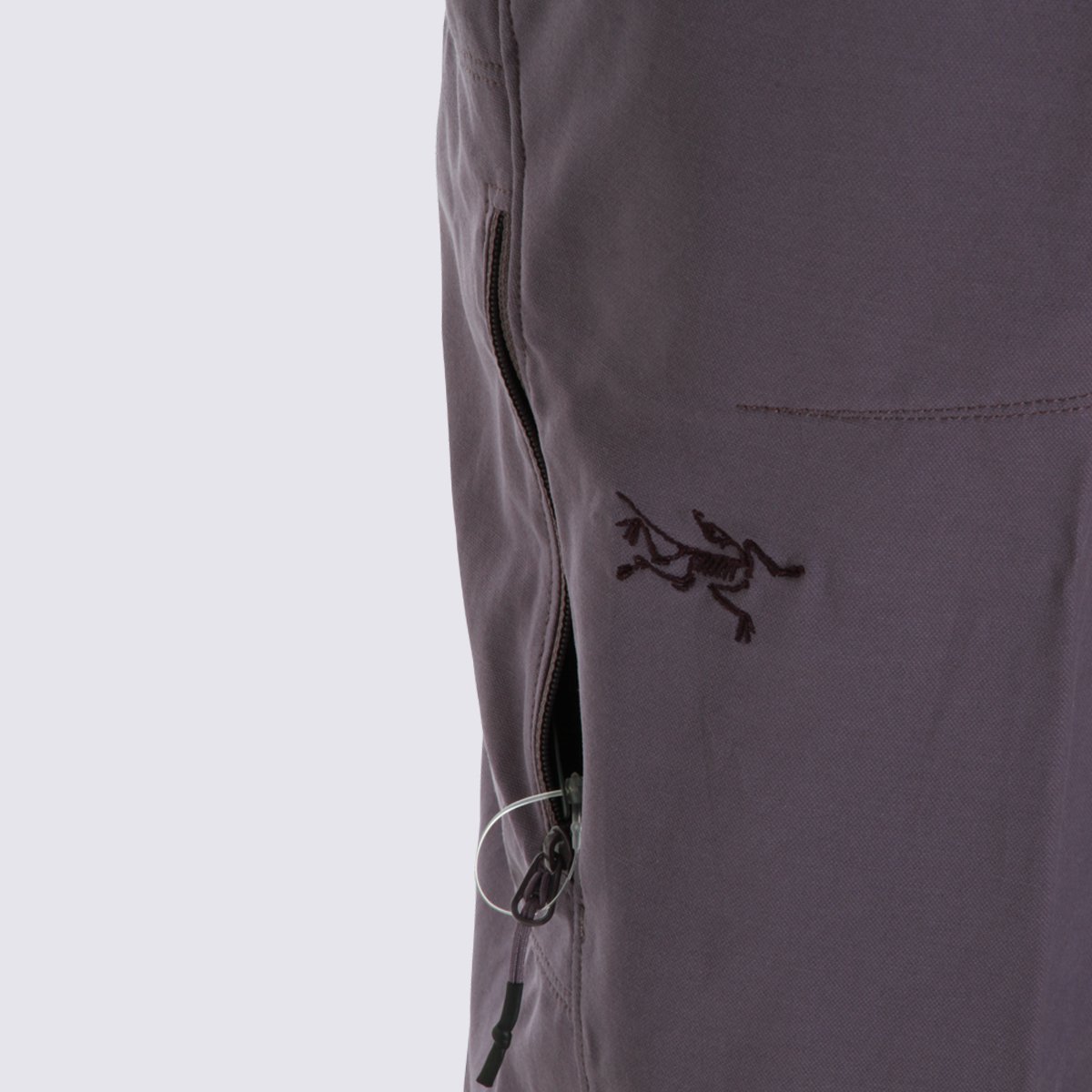 Arc'teryx Straight-Leg Activewear Trousers With Zippered Pocket And Subtle Logo Zwart