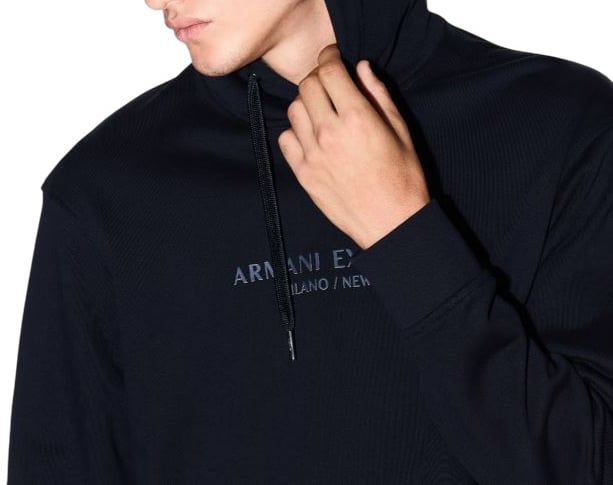 Armani Exchange Hooded Sweatshirt with Adjustable Drawstring and Sophisticated Lettering Zwart