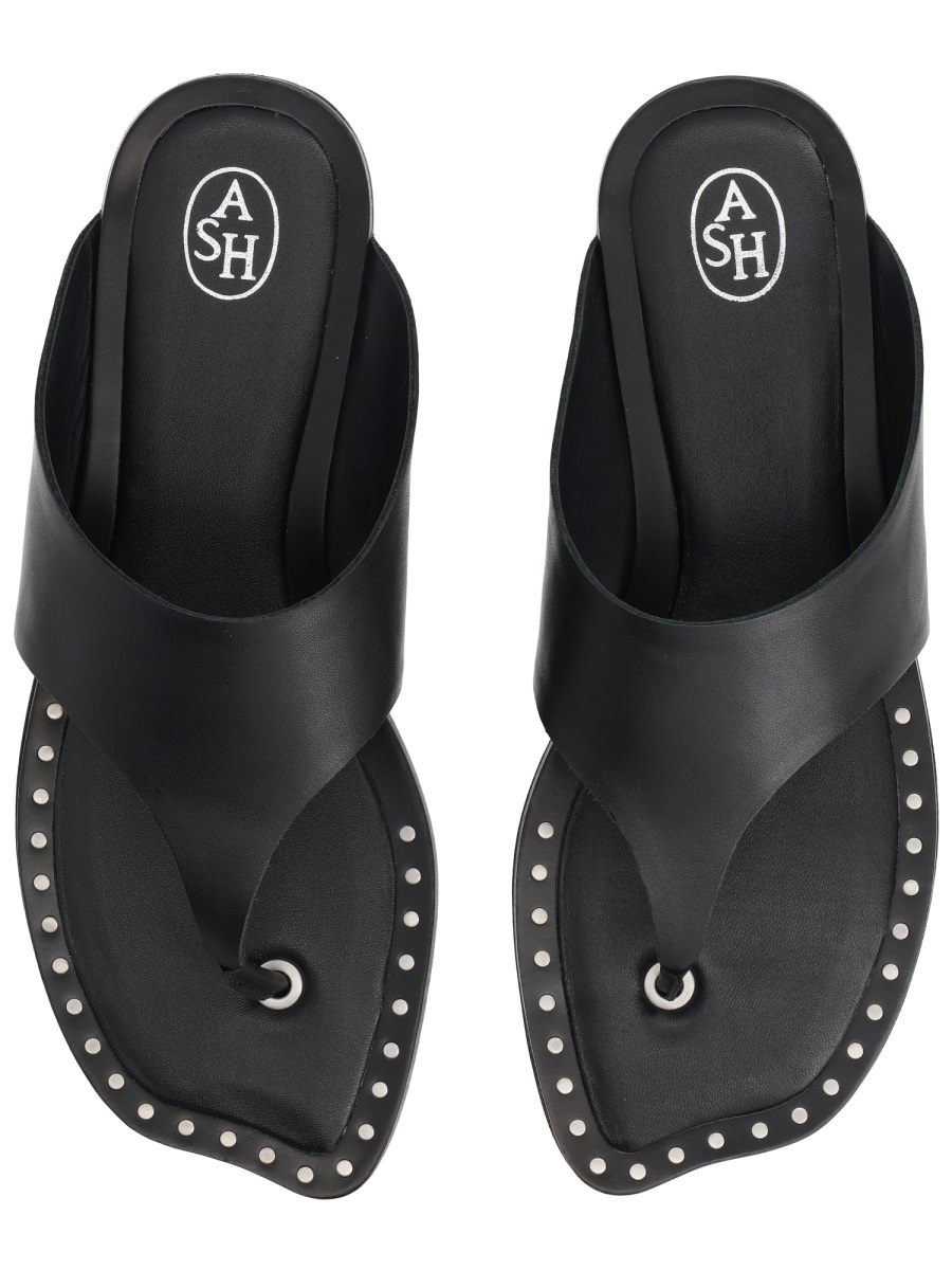 Ash Genius Leather Studded Thong Sandals Zwart